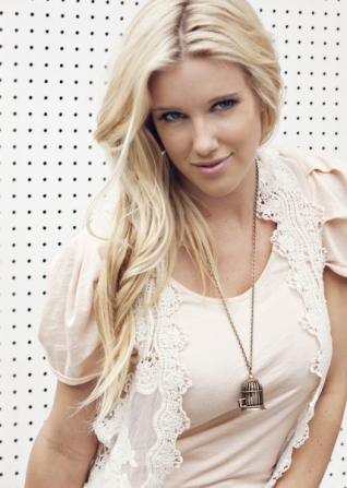 Beautiful Blonde Zarzar Models Jessica Harbour Modeling In San Diego For True Birds Jewelry 9